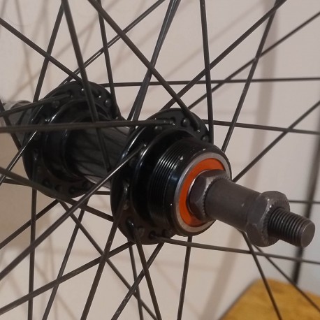 Rueda TRASERA armada R29 V-BRAKE 6/7 VELOCIDADES 36H LIQUIDACION